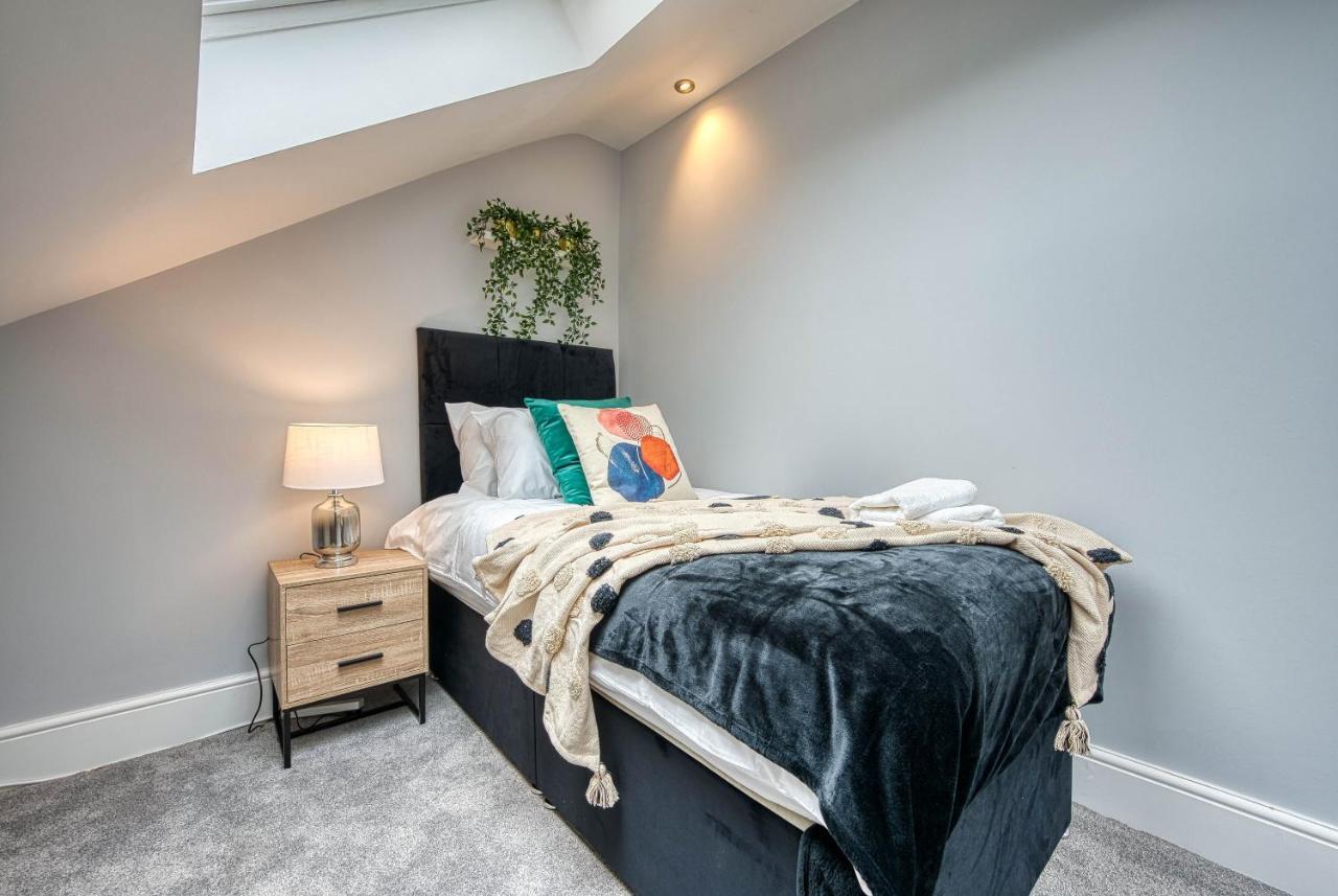 Spacious Nottingham Abode - Sleeps 16 מראה חיצוני תמונה